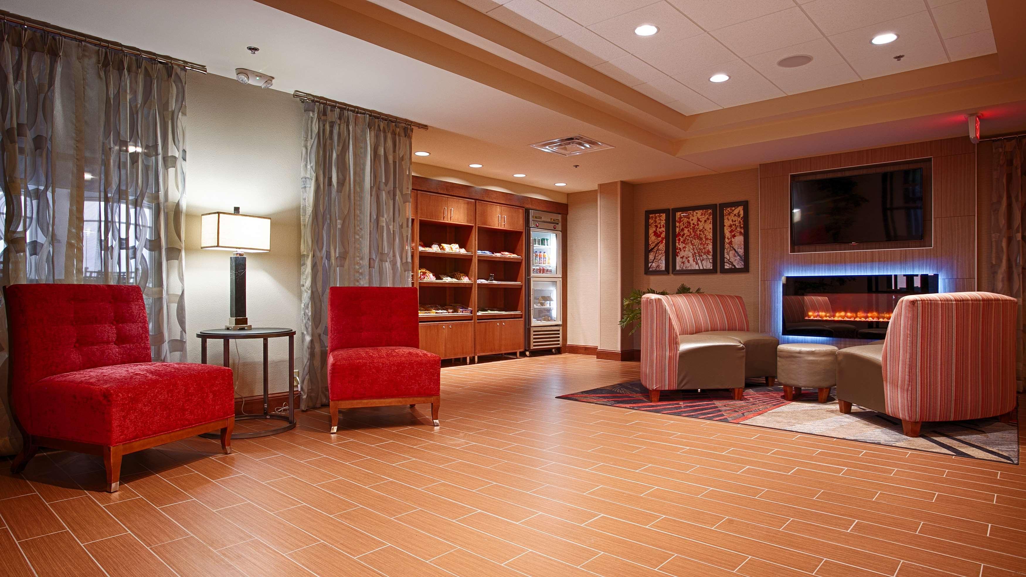 Best Western Plus Willmar Exterior photo