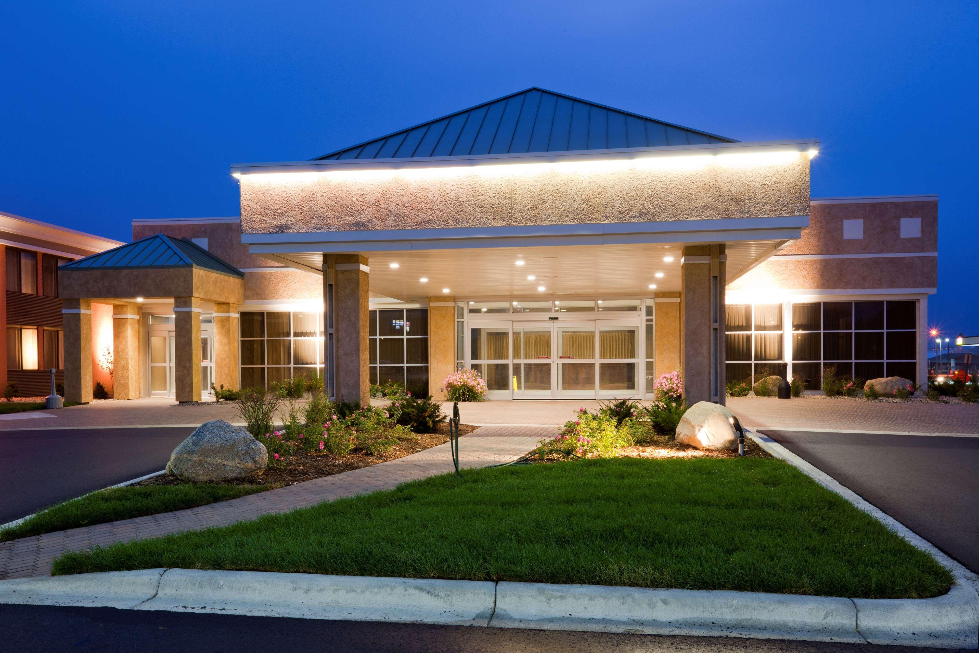 Best Western Plus Willmar Exterior photo